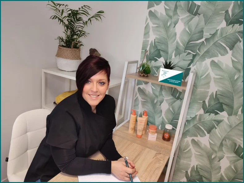 Emilie vous reçoit pour vous offrir un moment beauté inoubliable , maquillage semi-permanent, soins esthétiques, maquillage