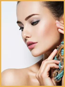 Grâce au maquillage Mon Empreinte Beauté soyez la plus belle pour vos cocktails