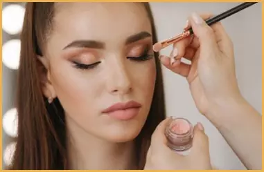 Etre bien maquillée pour un cocktail en Loire Atlantique grâce à Mon Empreinte Beauté